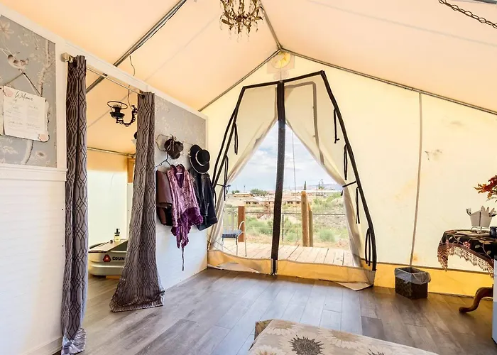 Off-grid Tented Cabin, Perfect For A Getaway In The Vacation Spot For Couples, Brisbee, Arizona *